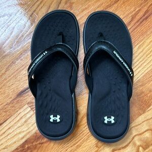 Under Armour Black Flip Flops Size 7. Never worn
